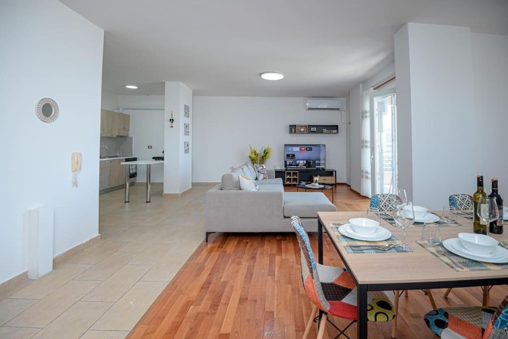 Grand View Apartment Durrës Exteriör bild