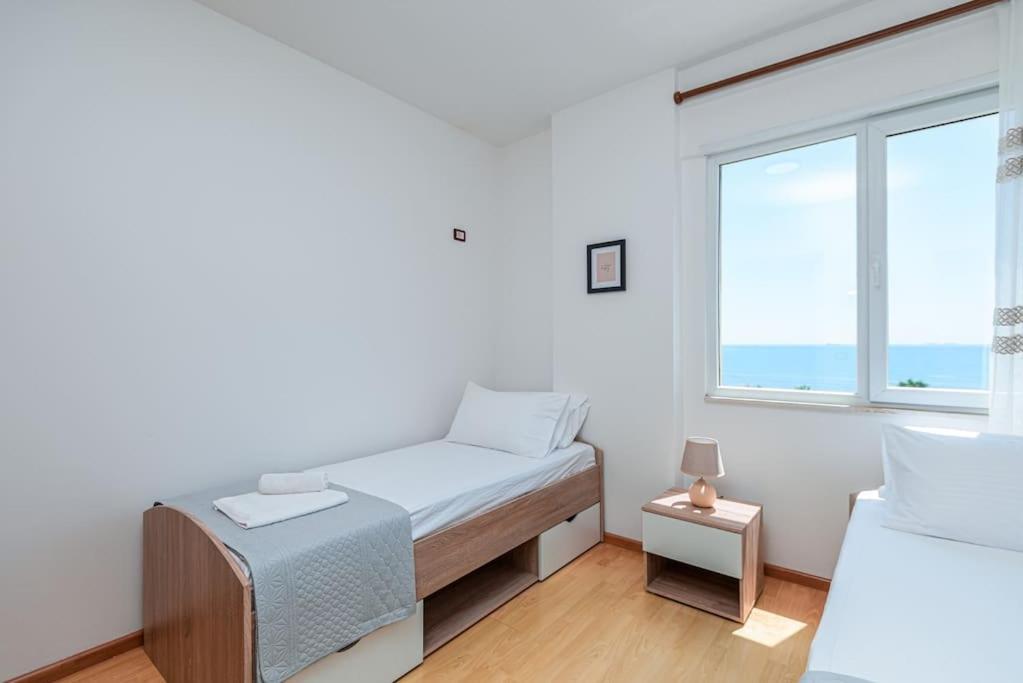 Grand View Apartment Durrës Exteriör bild