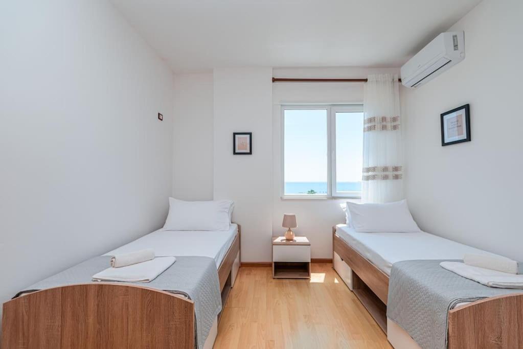 Grand View Apartment Durrës Exteriör bild