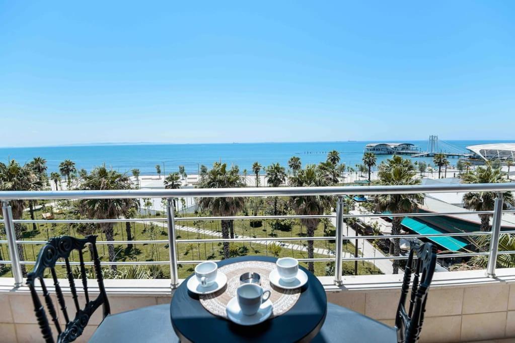 Grand View Apartment Durrës Exteriör bild